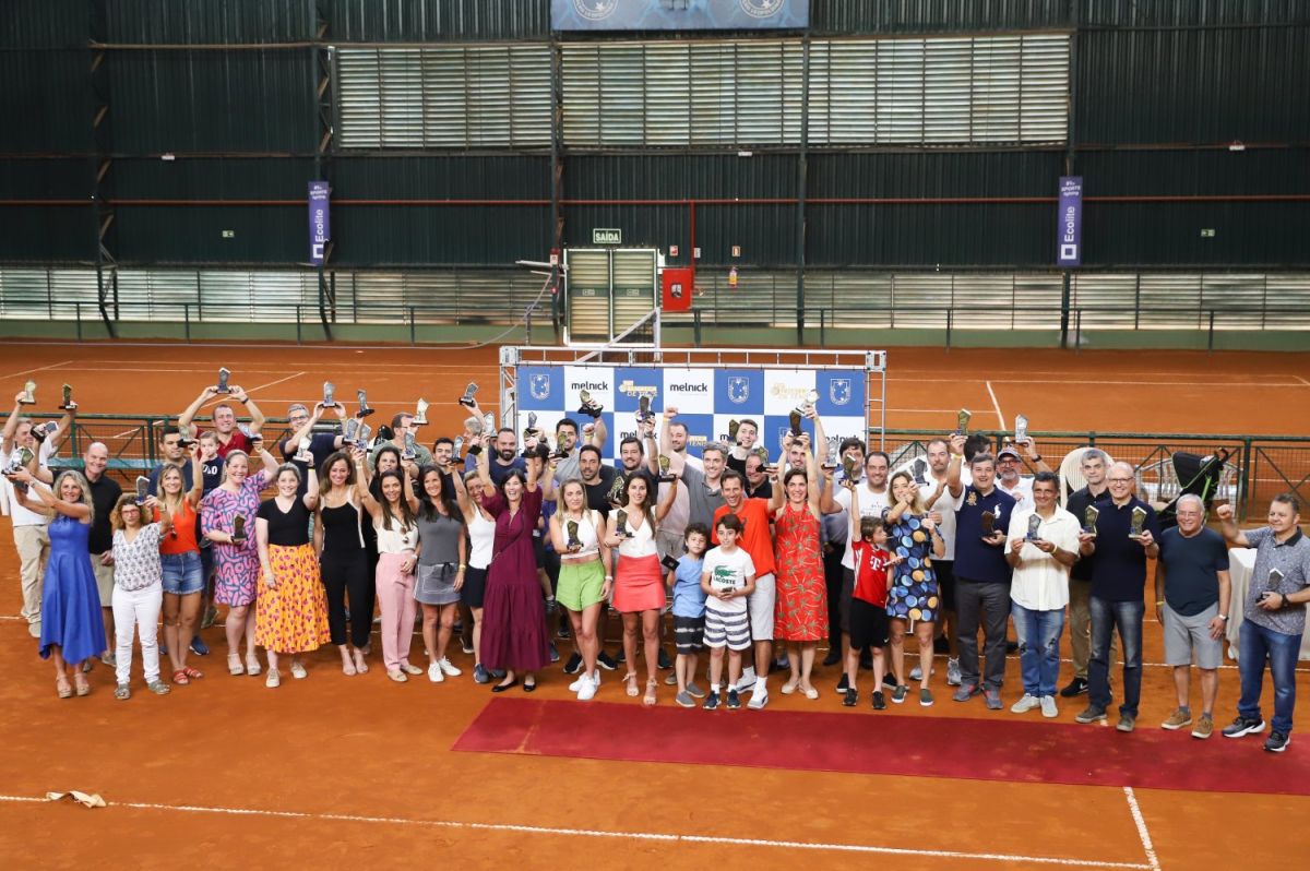 Campe�es e vice-campe�es no 39� Walhalla de T�nis que ocorreu em 2022.