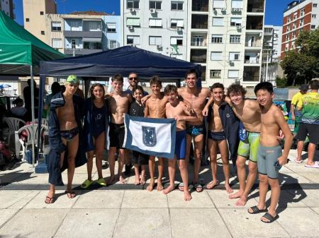 Atletas da Equipe de Natao presente em Torneio Mirim e Classe Aberta